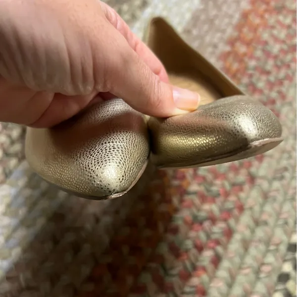 Calvin Klein Kirstin Gold 3 inch heels size 7 - Image 6
