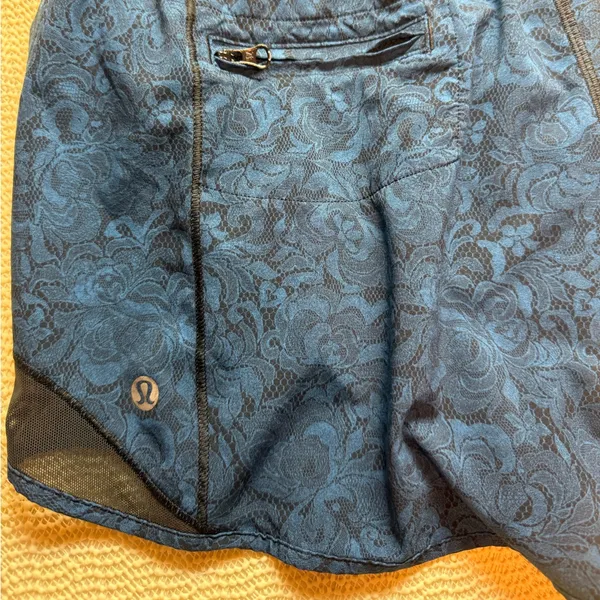 Lululemon Hotty Hot Short Black Blue 8 Women's Mini Park Lace Multi Black - Image 8