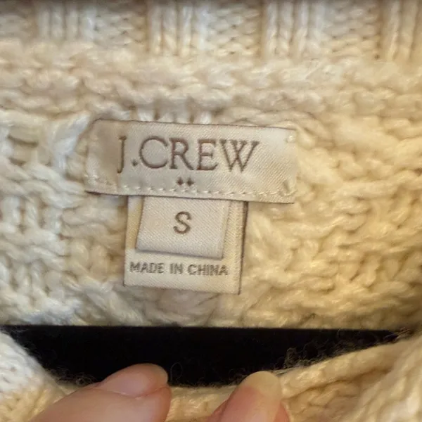 💋💋💋BOGOHO💋💋💋J.Crew Classic Cream Cable Knit Sweater-Small - Image 6