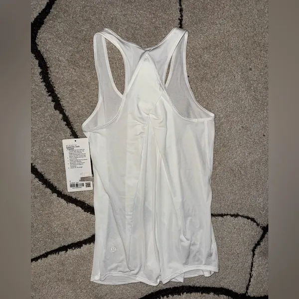 LULULEMON Essential Tank Top
Pleated - Image 6