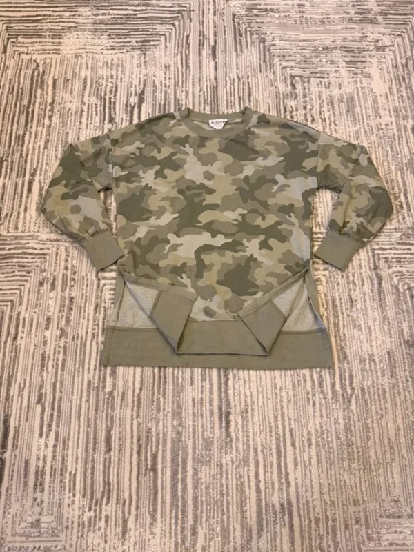 NEW Olive & Oak women's size small green camo fleece lined sweatshirt - Image 3