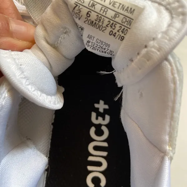 ADIDAS Edge Flex Running Sz 7.5-White and Silver - Image 5