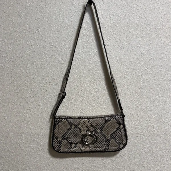 Topshop Finley Faux‎ Snakeskin Baguette Shoulder Bag Grey Black Snake Print - Image 4