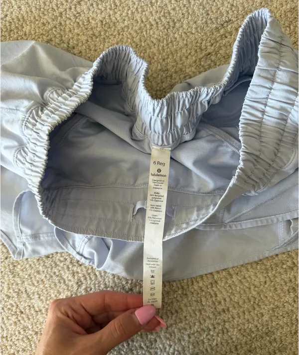 Lululemon Hot Shorts 4" - Image 5