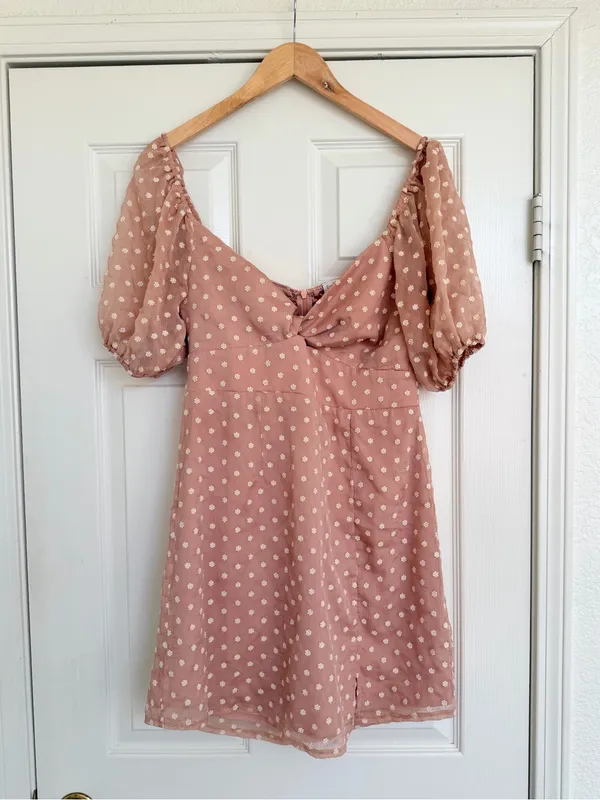 Selfie Leslie Molli Sheer Puff Sleeve Floral Dress Tan Pink Size M - Image 3