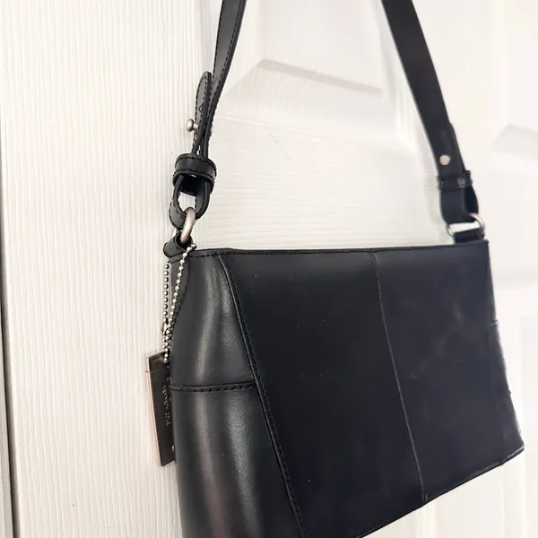 Kenneth Cole Reaction Black Leather Structured Mini Y2K Vintage Shoulder Bag - Image 8