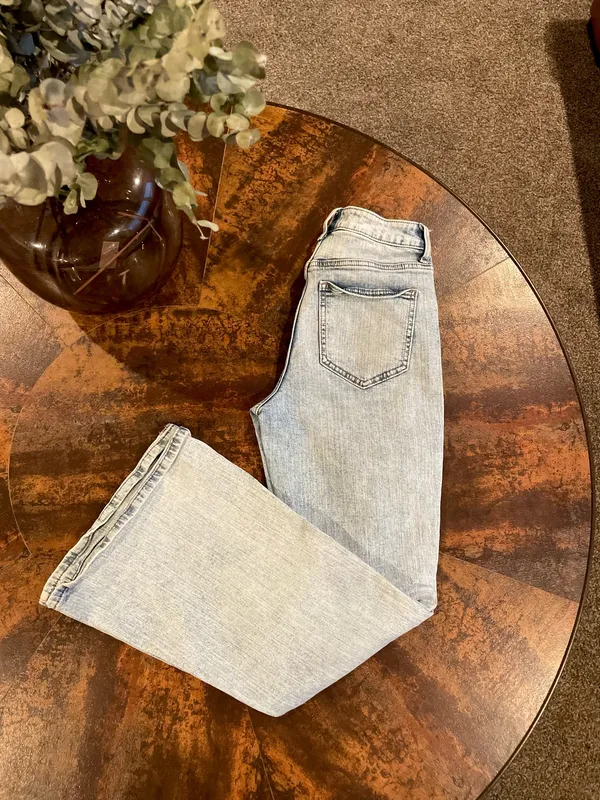 Flare Jeans Willow + Root Buckle - Image 3