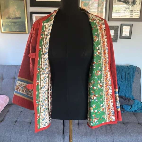 Vintage hand made Red Quilted Jacket with Floral Stripes. Size Large? - Image 3