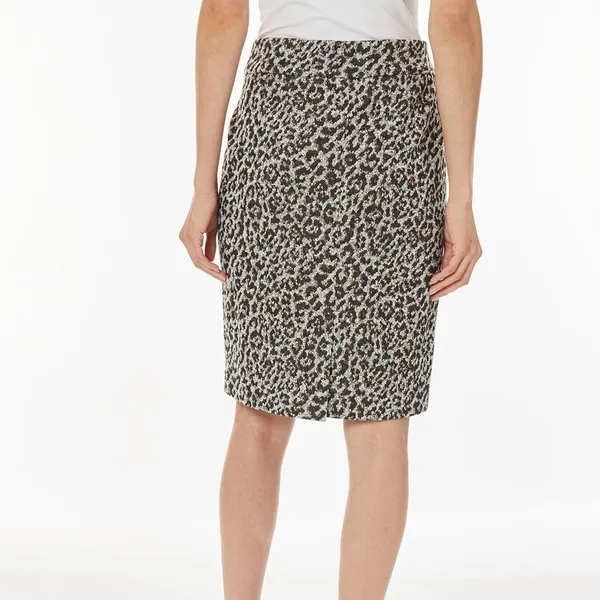 Kasper Size Medium Pull-On Cheetah Print Stretch Pencil Skirt. New With Tags - Image 3