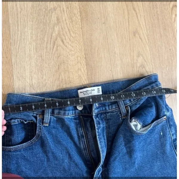 Abercrombie high rise cropped jeans - Image 4