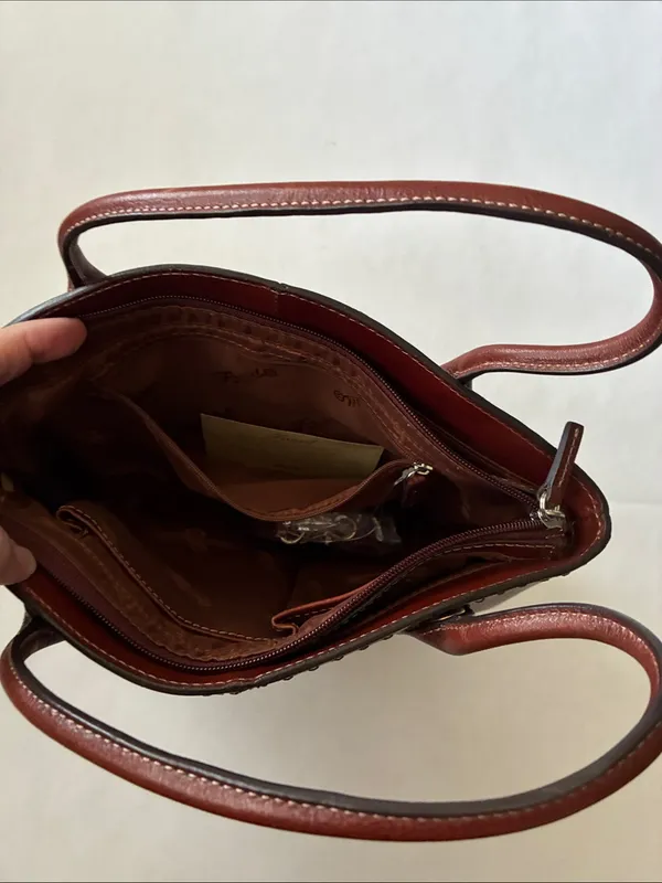 Fossil Classic Brown Leather Tote Bag with Gold Key Charm - Image 3