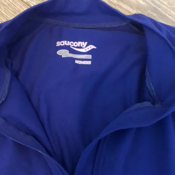 Saucony Lightweight Running Top - Image 2