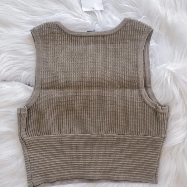 Forever 21 Light Brown V-neck Crop Top - Image 4