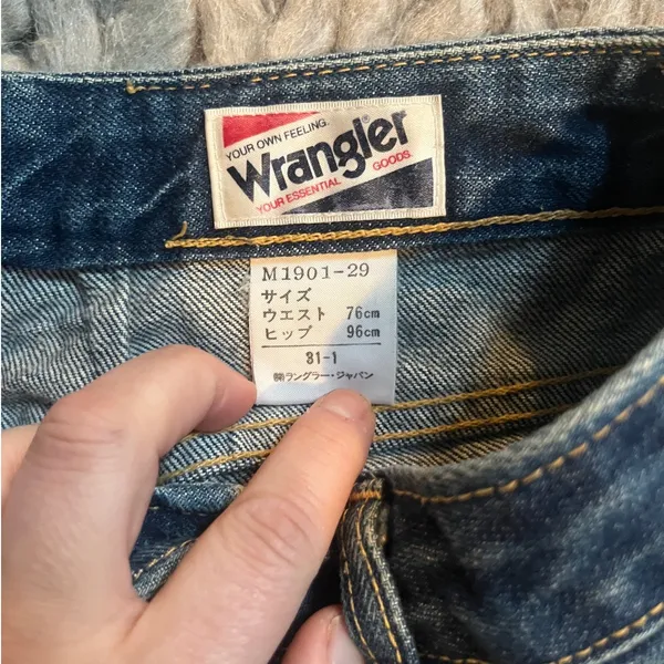 Wrangler vintage jeans size 30 made in Japan - Image 2