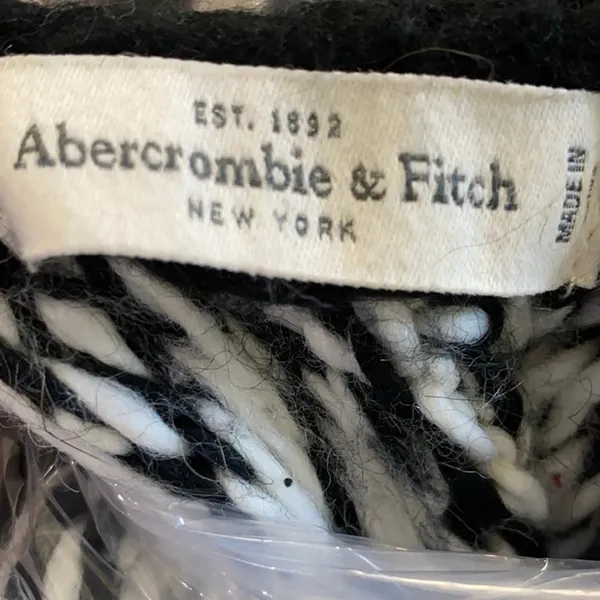 Abercrombie & Fitch Black & Cream Fair Isle Wool Blend Scarf‎ - Image 6
