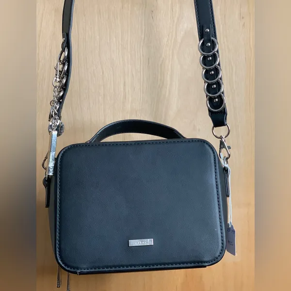 Aldo Black Faux Leather Crossbody Camera Bag. Modern Hardware - Image 4