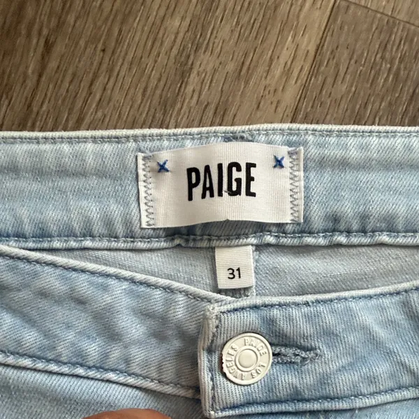PAIGE Light Wash Ankle Jeans Cindy Crop Denim 31 distressed Raw Hem - Image 4