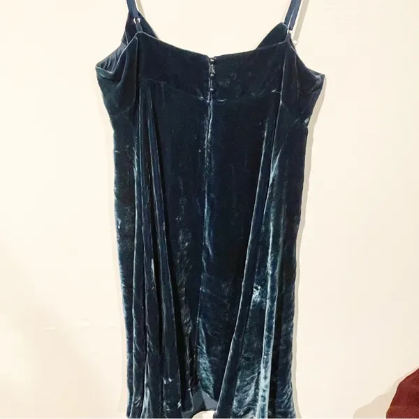 Betsey Johnson Size 6 Green Silk Rayon Blend V Neck Crushed Velvet‎ Mini Dress - Image 4