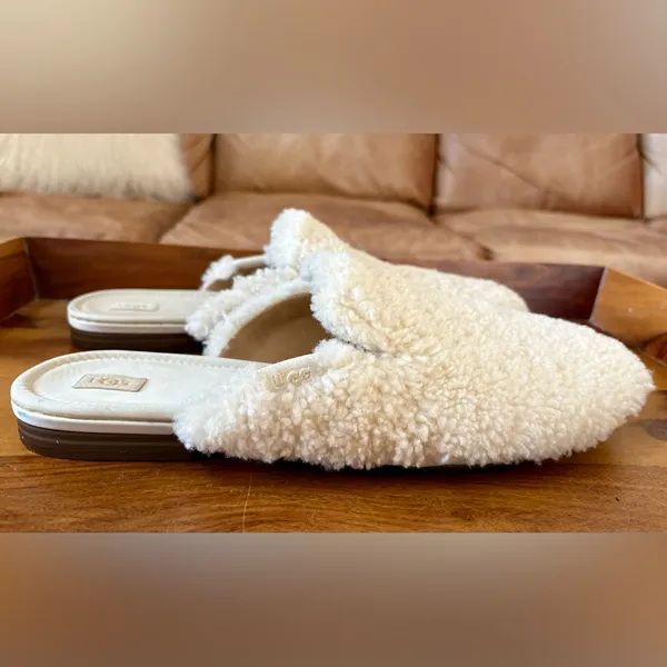 UGG Janaya Cozy Sherpa Mule Slide - Image 4