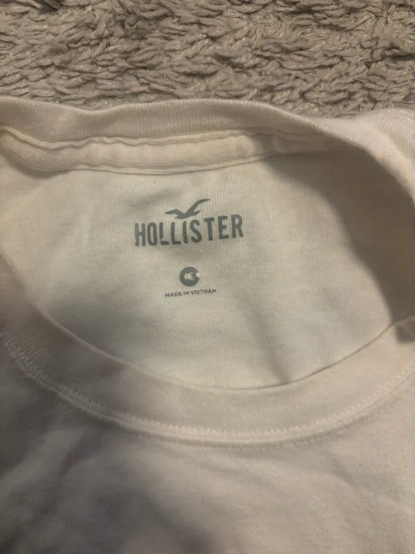 Hollister Baby Tee - Image 3