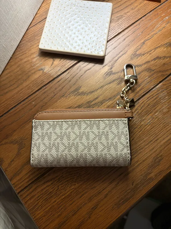 Michael Kors Wallet - Image 2