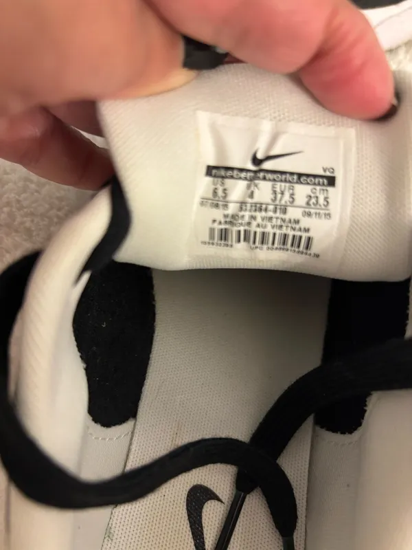 Black Nike sneakers  - Image 3