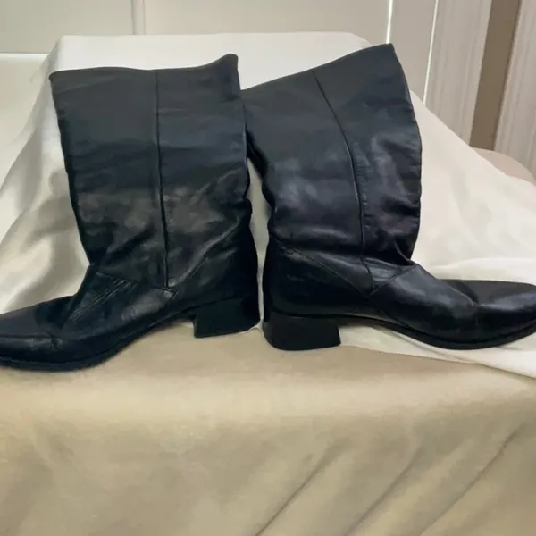 Boots - Image 3