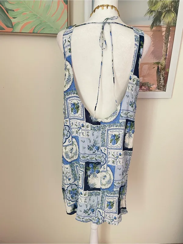 Abercrombie & Fitch Floral Patchwork Crinkle Swing Mini Dress in Large - Image 4