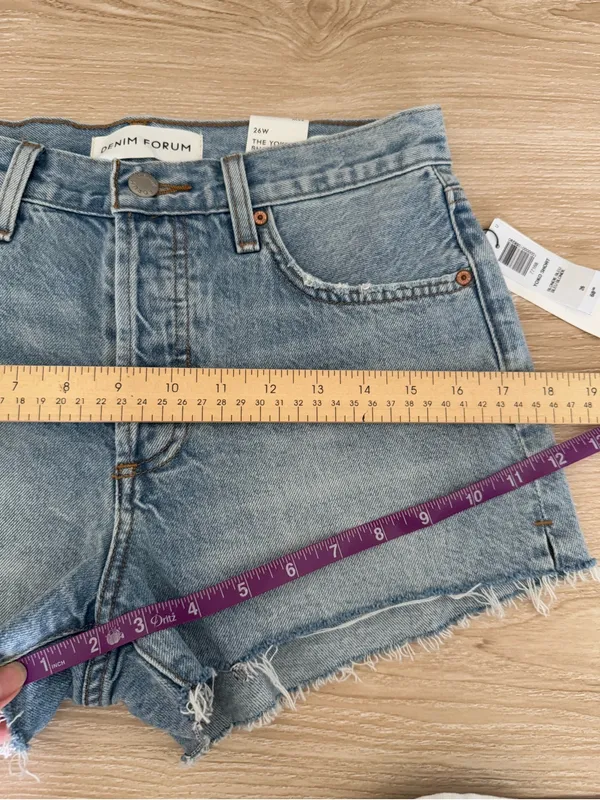 Aritzia Denim Forum 26 NEW The Yoko Shorts Light Wash Cut Off Cotton - Image 6