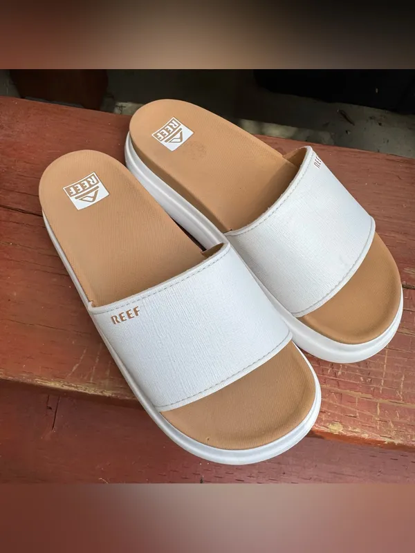 Reef Women's Cushion Bondi Bay Sandals size 10 - Image 2