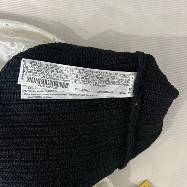 Zara Black Knit Top with White Sleeves - Image 4