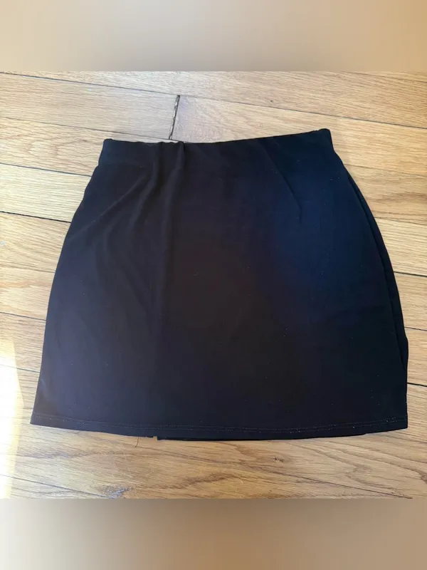 Windsor black mini skirt. Size XS. - Image 2