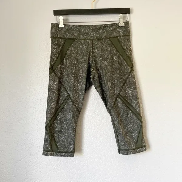 LULULEMON Cool To Street Crop Olive Green Palm - Image 3