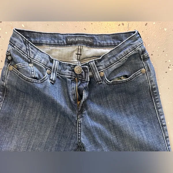 Kasandra rock and republic jeans. Sz 8m. Boot cut low rise - Image 5