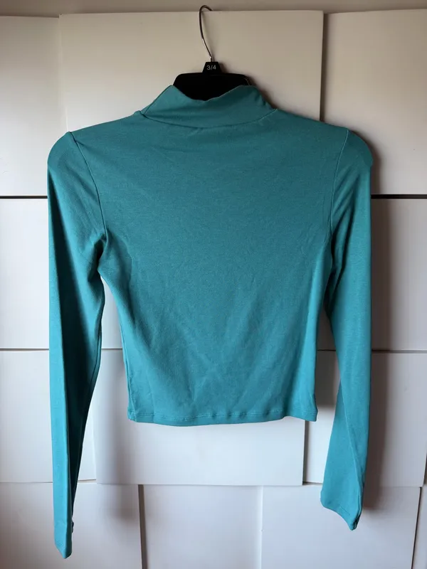 Storia cropped long sleeve turtleneck - Image 2