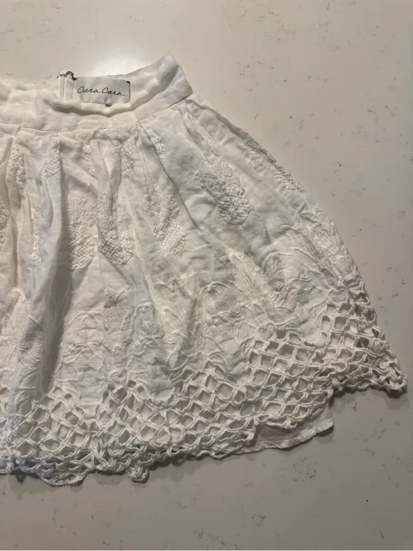 Cara Cara White Linen Eyelet Mini Skirt XS Embroidered Lace Hem - Image 4