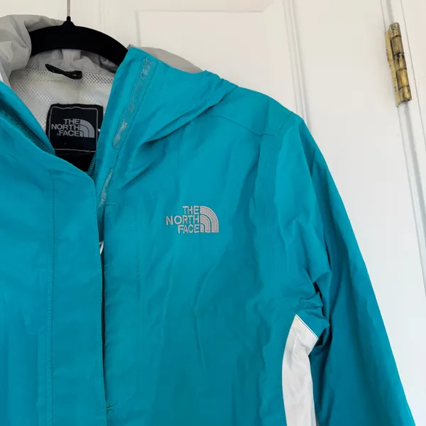 Women's The North Face Teal Colored Hyvent Rain Coat Size Extra Small - Image 2