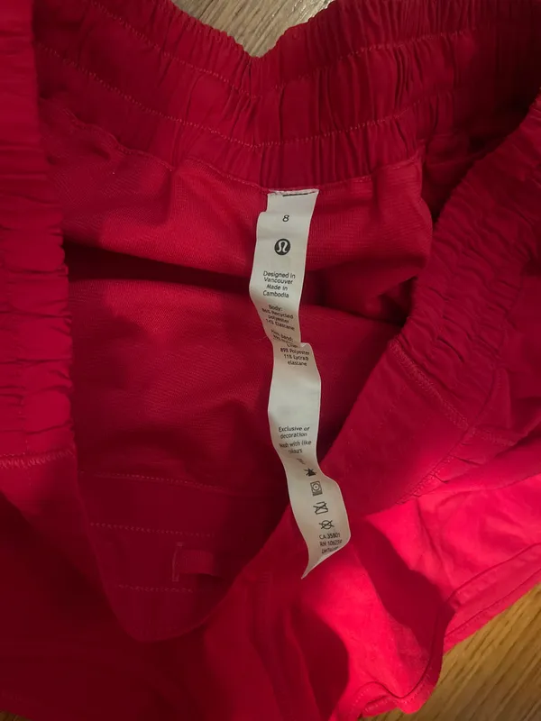 Lululemon Hotty Hot Shorts 2.5" Low-Rise - Image 2