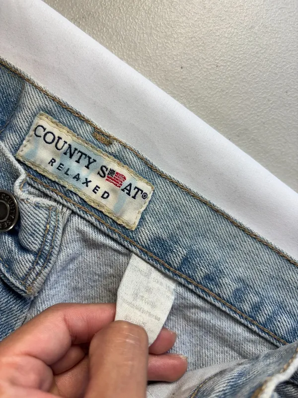 County Seat Relaxed Fit Light Wash Jeans (W32 x L27) - Image 4