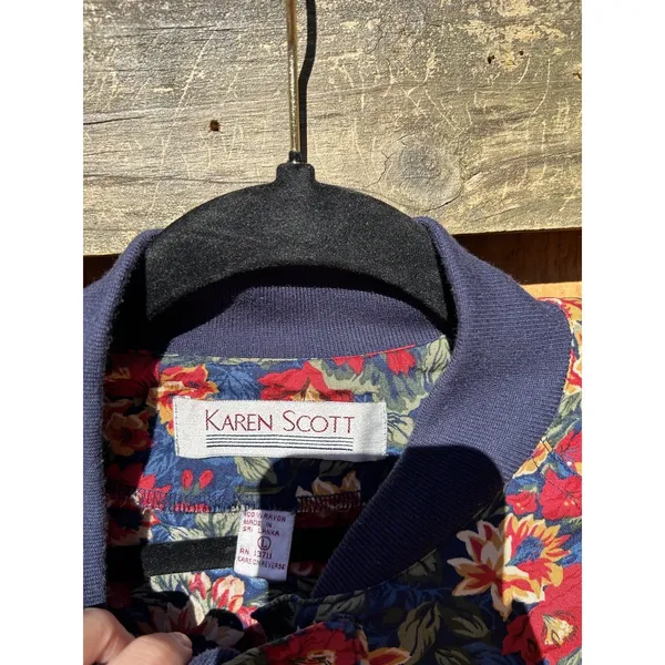 Karen Scott Vintage Floral Button Top Shirt‎ Large cottage Blue Red Winter Fall - Image 5