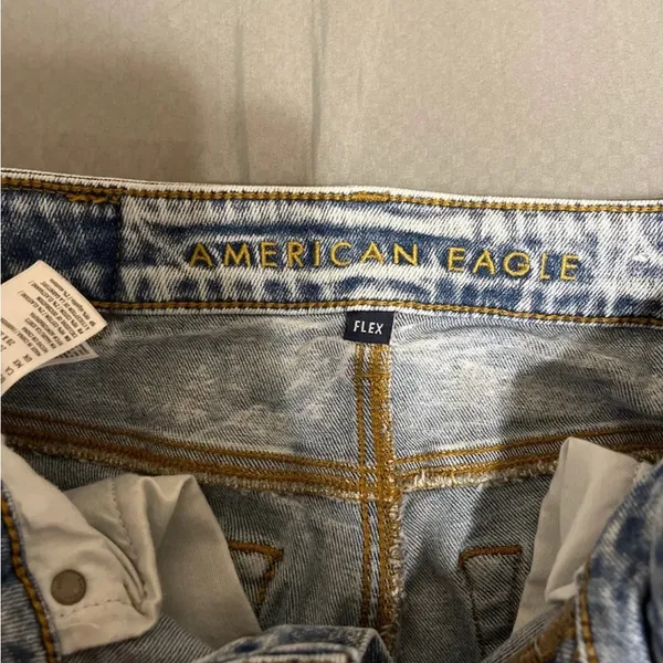 American Eagle Distressed Light Blue Jeans straight leg - Image 4