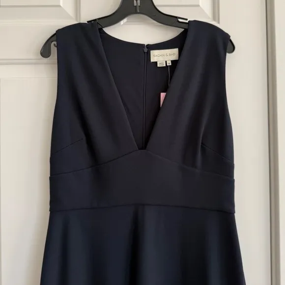 Sachin & Babi Loretta Gown Navy 6 NWT Stretch Crepe Plunge V-Neck Formal Evening - Image 6