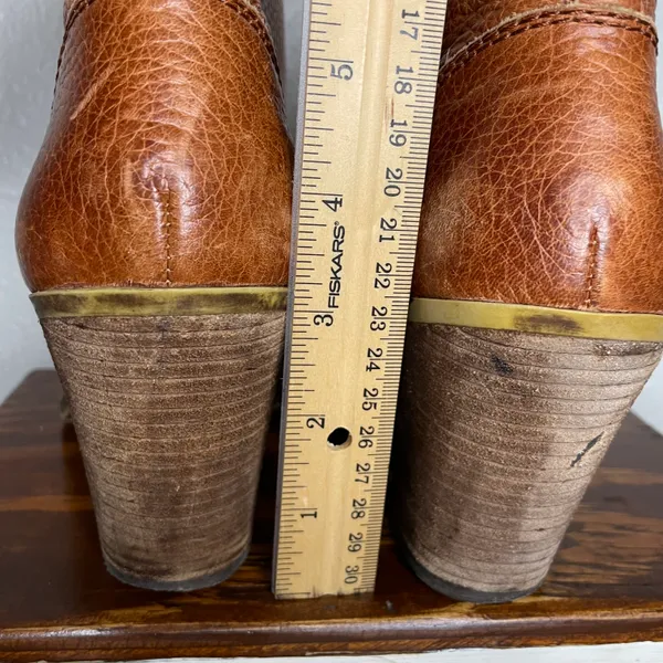 Lucky Brand Ehllen Distressed Tan Ankle Boots Size 8.5 - Image 9