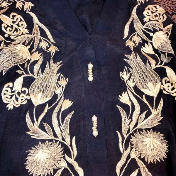 Indian style xsmall embroidered side slit tunic - Image 6