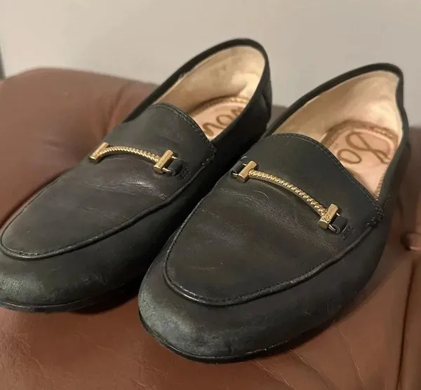 Sam Edelman Loafers Black Leather Gold Detail Size 5 - Image 4