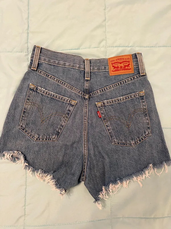 Levi’s High-Waisted Denim Mom Shorts - Image 2