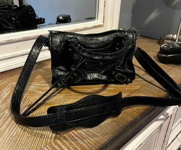 Amazon BLACK BAG - Image 3