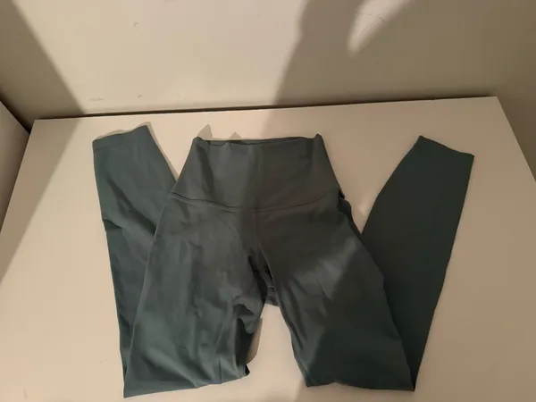 Lululemon Green Align Leggings 25" - Image 4