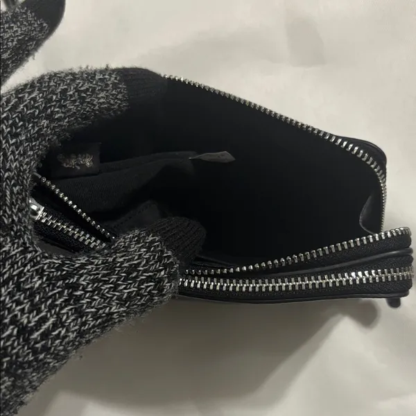 Coach Double Corner Zip Signature Wristlet Black EUC - Image 4