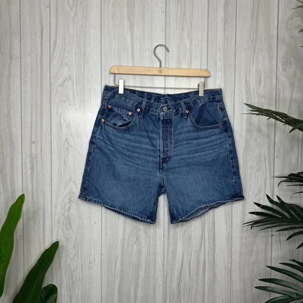 Levi’s Plus Size 501 Mid Thigh Shorts Pleased To Meet You size 32 858330056 - Image 3